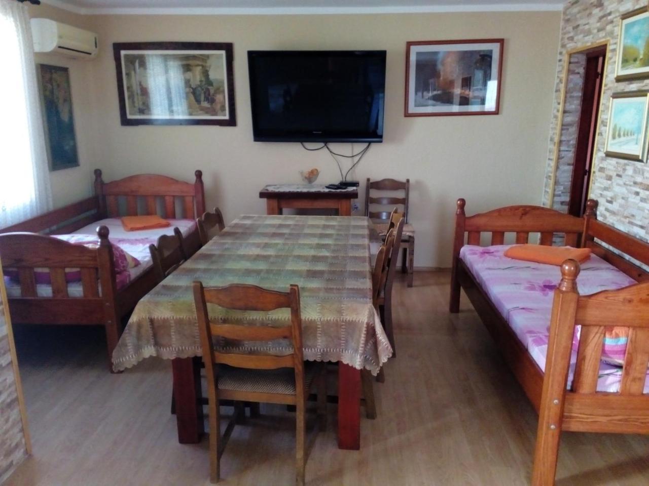 Apartment "Mislav" Gornji Karin Exterior foto